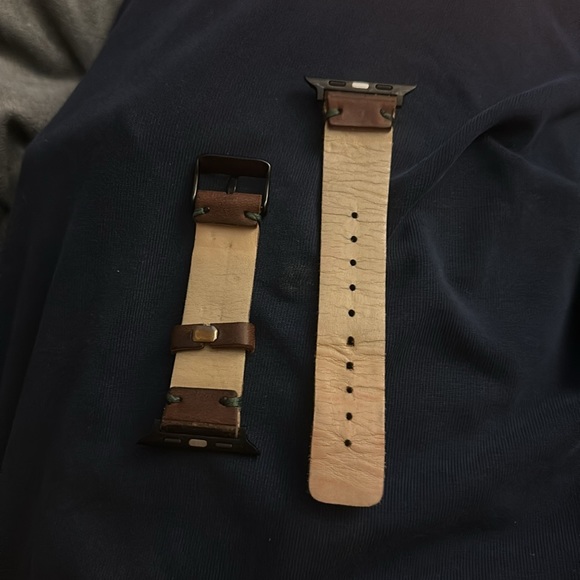 Hand made leather custom watch with green stitching - Picture 2 of 3